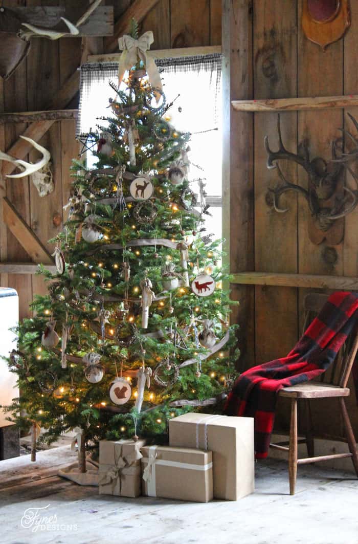 Majestic Yet Cozy Holiday Cabin with Rustic Christmas Decorations