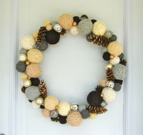 Decorating with Yarn Balls: Tutorial