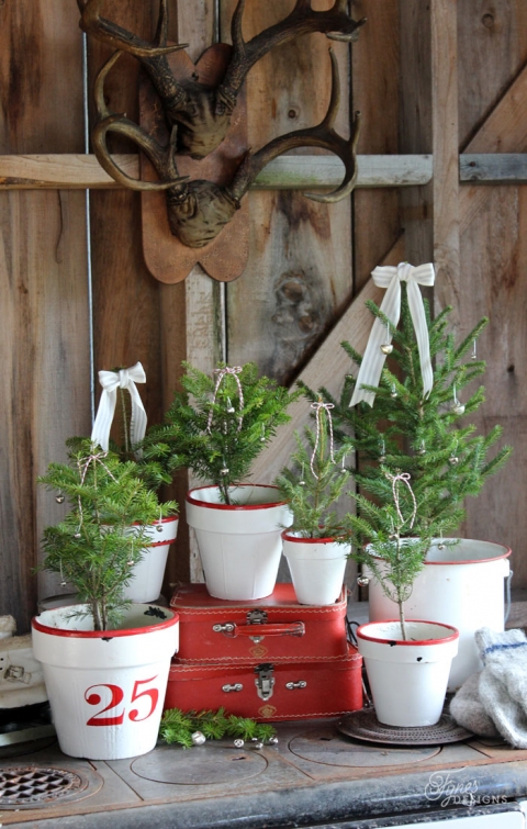 Enamel dish pan tree base  Diy christmas tree, Christmas diy